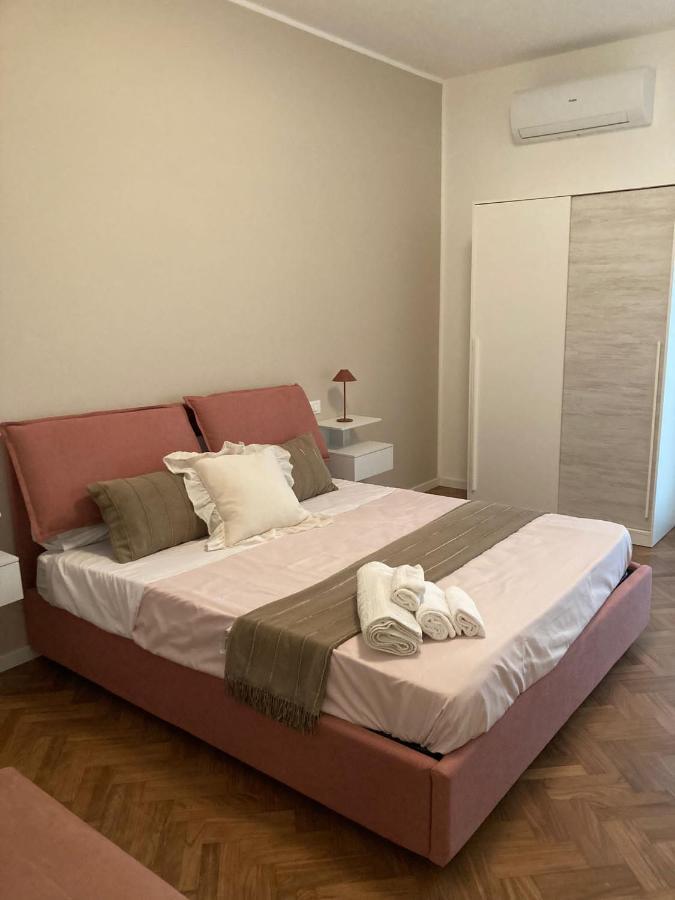 Case Vacanze Monroe 1 Palermo Buitenkant foto